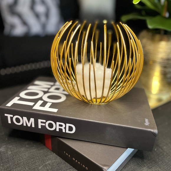 Decor Books - Picture 3 of 3